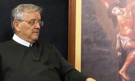 PADRE LUIZ CARLOS: “REVELOU-SE UM GRANDE FORMADOR”. PROFA. MALI MOURA.