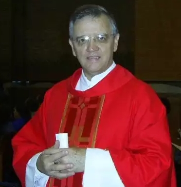 PADRE LUIZ CARLOS: TODOS SOMOS EX-SEMINARISTAS, COM SACERDÓCIOS ESPECÍFICOS